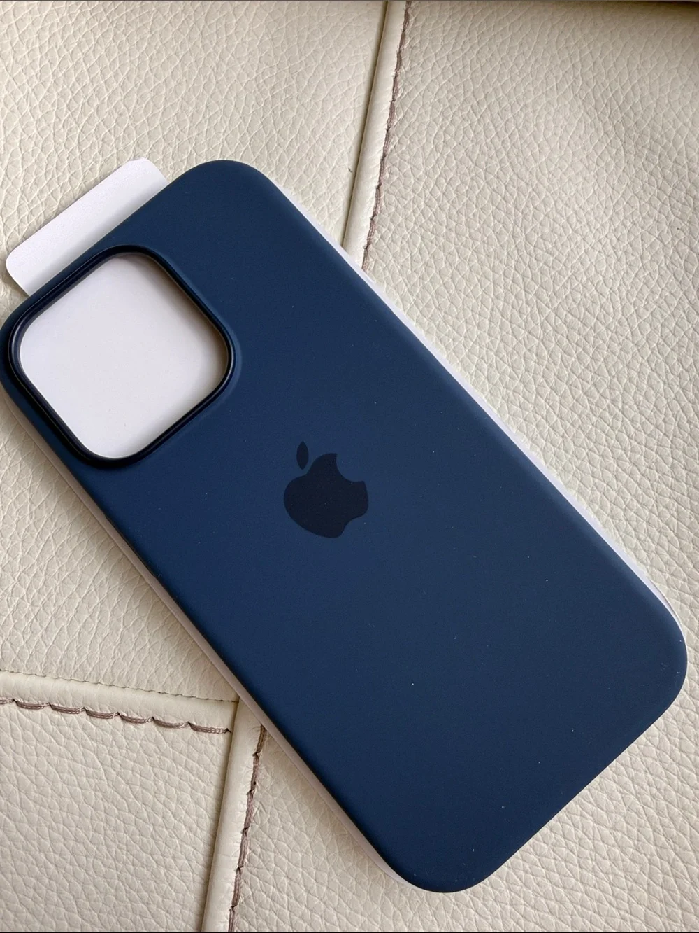Apple iPhone 16 Pro Silicone Case with MagSafe